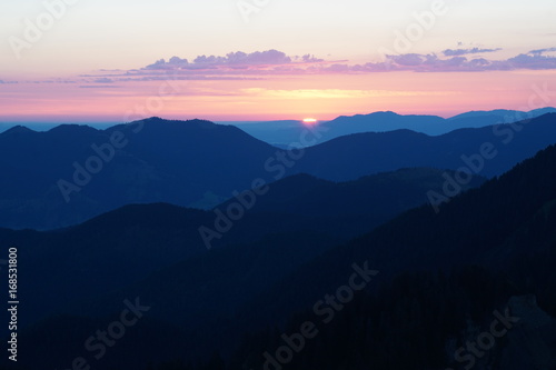 Sonnenaufgang in den Bergen © f2beamer