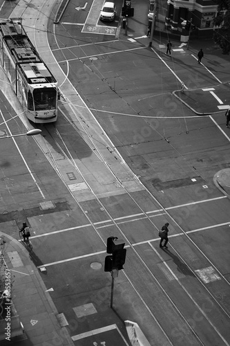 Obraz na płótnie Street in City Black and White w salonie