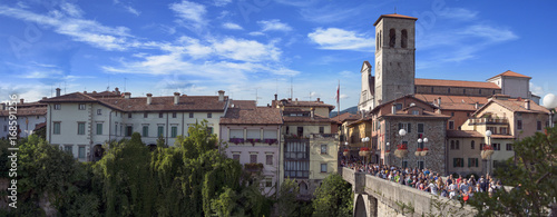 Cividale del Friuli, patrimonio dell'UNESCO, in un giornata con tanti turisti da tutto il mondo