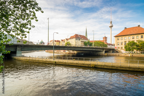 Mühlendammbrücke in Berlin im Sommer photo