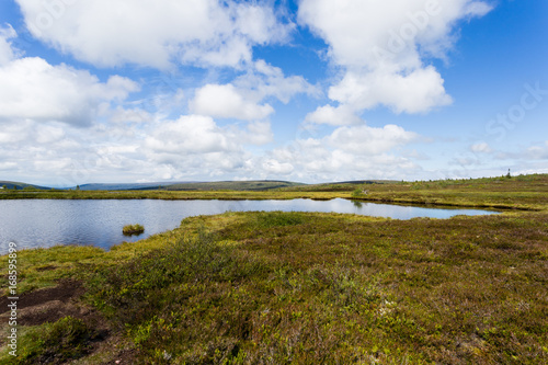 Den svenska fjällen, fjäll sjö med fjäll utsikt photo