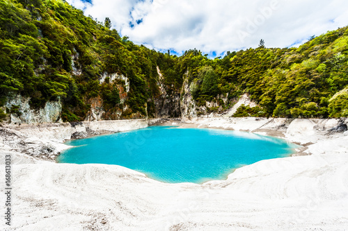 Fototapeta Naklejka Na Ścianę i Meble -  Inferno Crater Lake