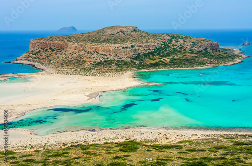 Fototapeta Naklejka Na Ścianę i Meble -  Paradise beach balos at beautiful bay and coast - View over Balos Lagoon, island on Crete, Greece