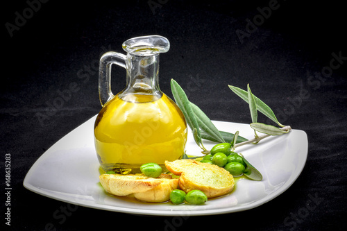 Fototapeta Naklejka Na Ścianę i Meble -  oil and olive composition