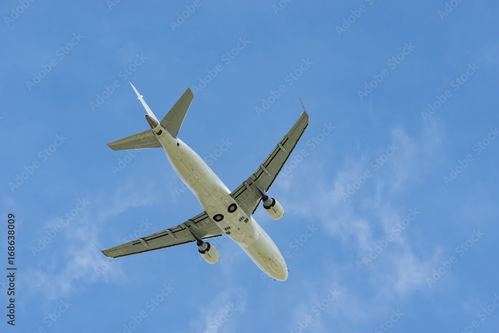 Embraer ERJ-170-100 (ERJ-170STD) takeoff Embraer ERJ-170-100 (ERJ-170STD) takeoff
