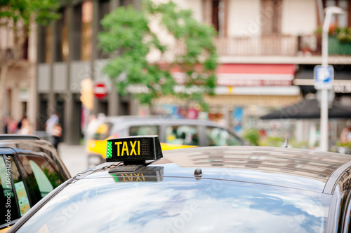 taxi cab; taxi driver; cab; car; barcelona taxi; bus; tax; taxi sign; taxi spain; taxi icon; no uber; anti-uber; classic taxi; spain taxi; Spanish taxi; city commuting; city transportation; traffic; d