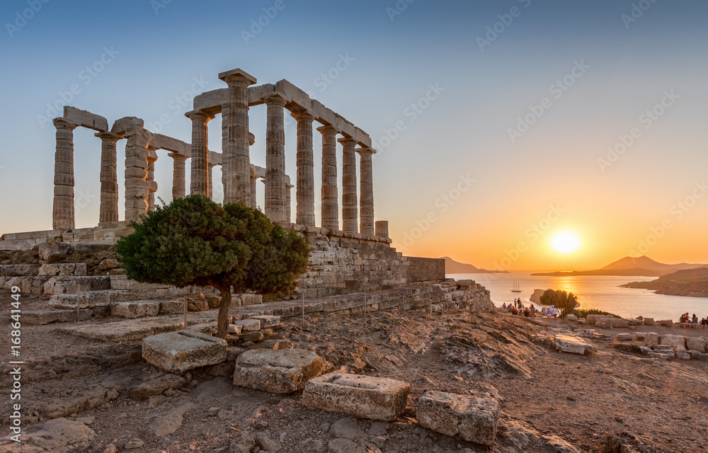Der Tempel des Poseidon in Sounion, Attika, Griechenland, bei Sonnenuntergang