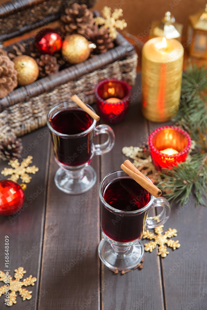 christmas mulled wine hot drinks with spices cinnamon cloves anise honey