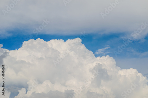 Fototapeta Naklejka Na Ścianę i Meble -  White clouds in deep blue sky