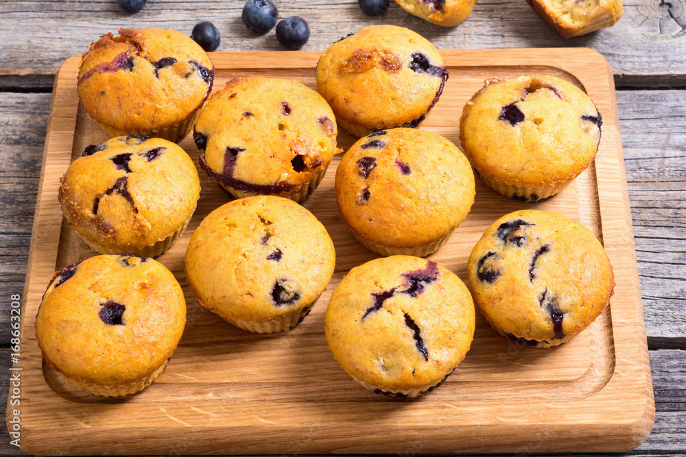 Banana muffins with blueberry Banana muffins with blueberry