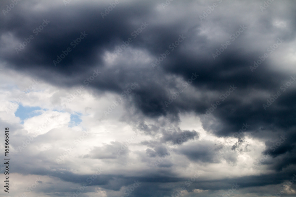 Obraz premium Dark clouds on the sky