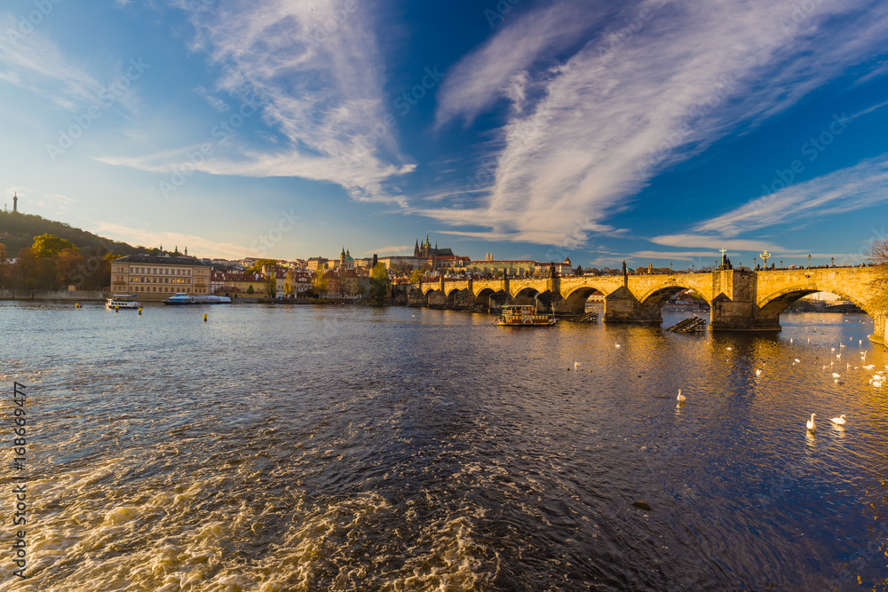 Obraz premium Beautiful Prague castle and Charles Bridge in autumn, Prague, Czech Republic, Europe