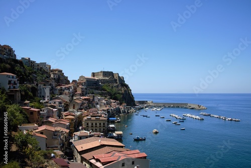 Bilde på lerret Blick auf Scilla mit Castello Ruffo
