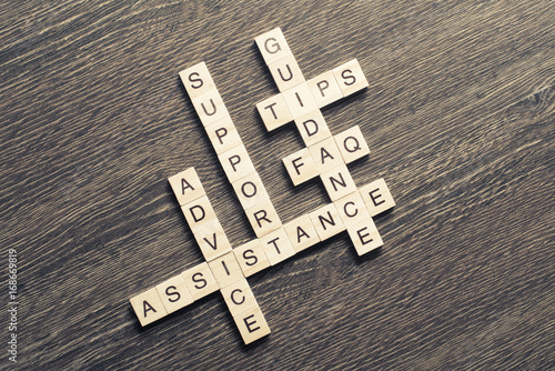 Foto Feedback assistance support guidance words spelled with cubes on