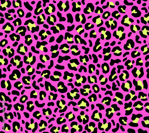 Seamless pink leopard pattern