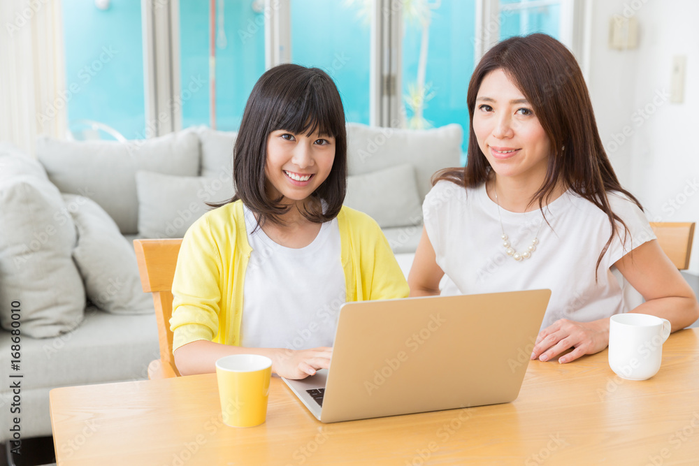 親娘とパソコン 親娘とパソコン