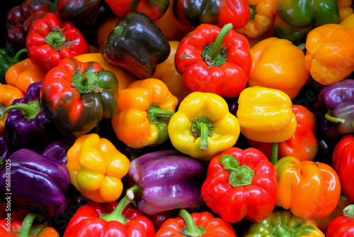 Carta da parati Colorful bell peppers, Farmer's Market, Portland, Oregon