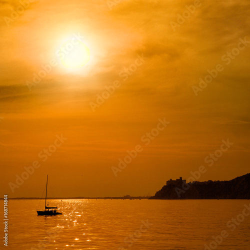 sole caldo vela veleggiare © Calogero