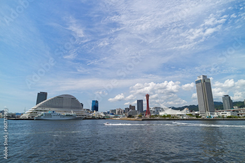 神戸港 開港150年 メリケンパークの夏 © Loco