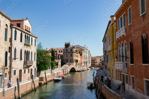 Canal en venecia © jaime