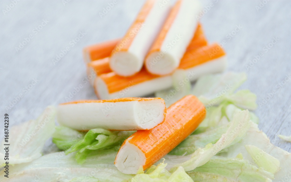 de surimi,poisson sur salade Stock Photo Adobe Stock