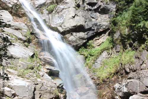 Fotografie reiner Wasserfall