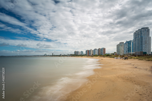 Coastal scenery in Punta del Este, Uruguay © Paulo