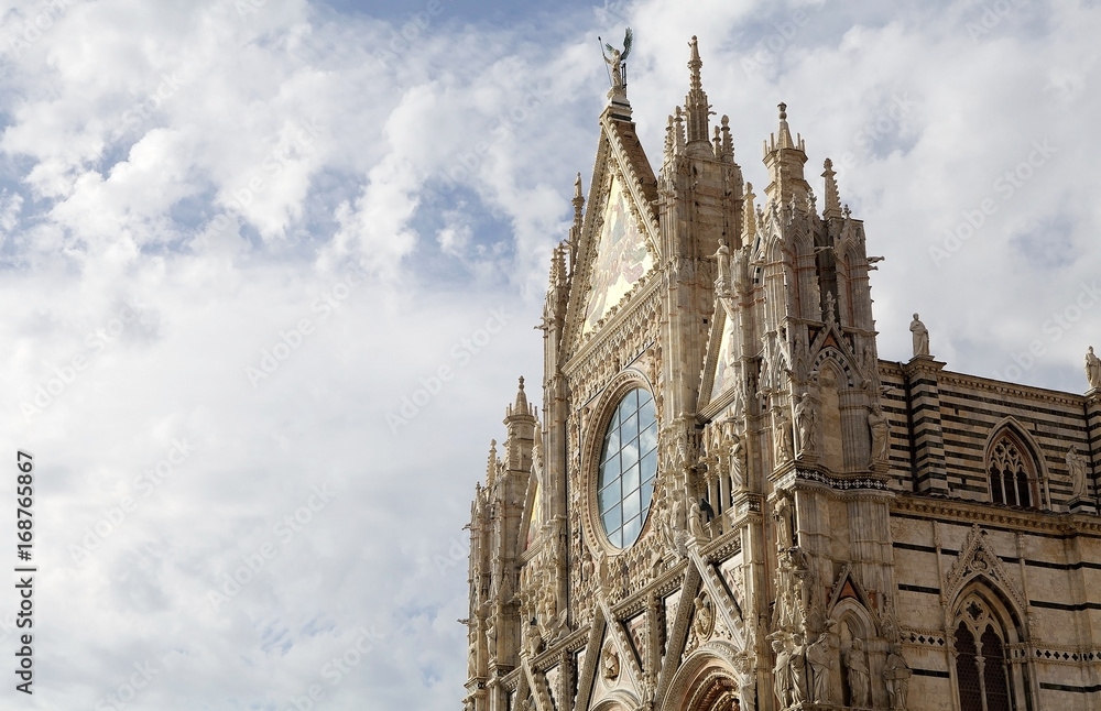 Fototapeta premium Upper facade of the Siena Cathedral, Siena, Tuscany, italy
