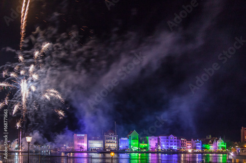 Bild auf Leinwand Feuerwerk über Willemstad