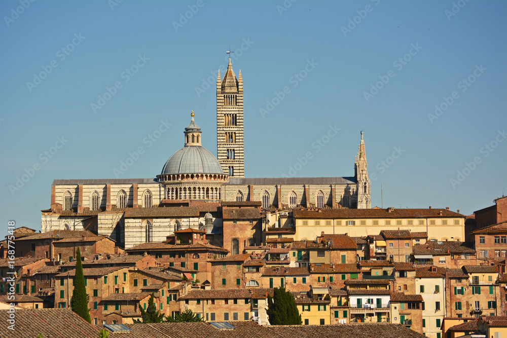 Fototapeta premium Citta di Siena, edifici medievali in Toscana italia