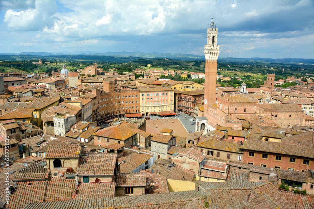 Citta di Siena, edifici medievali in Toscana italia