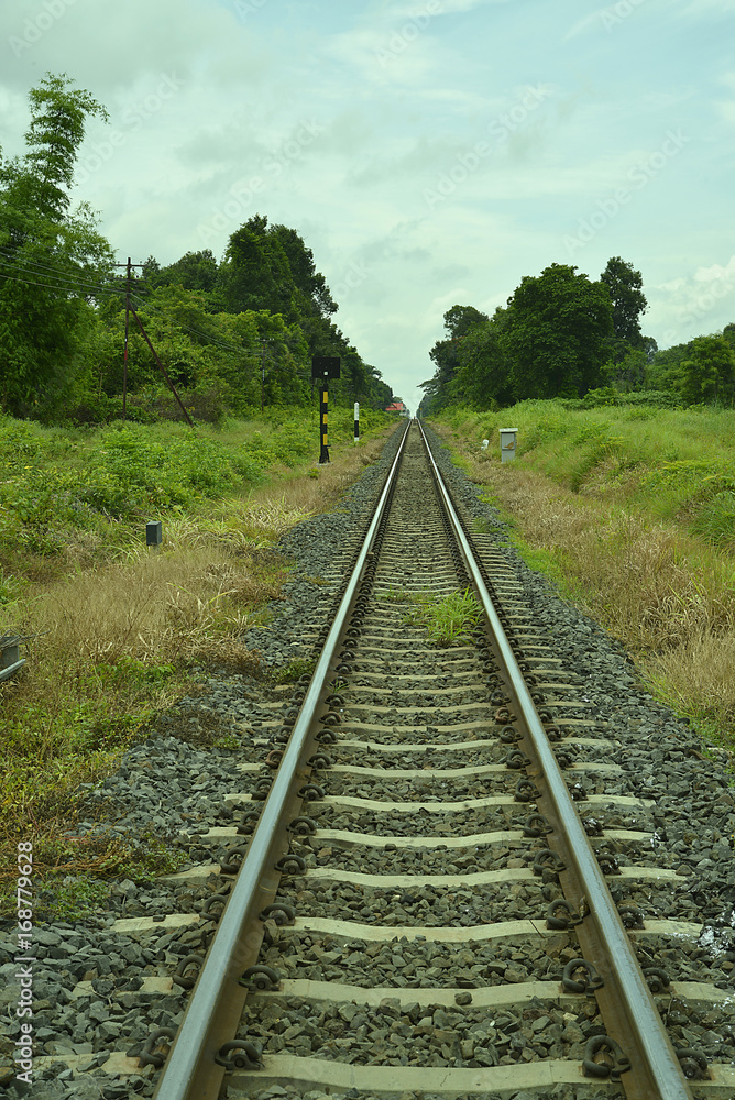 Fototapeta premium Gleise und Bahnübergang in Asien
