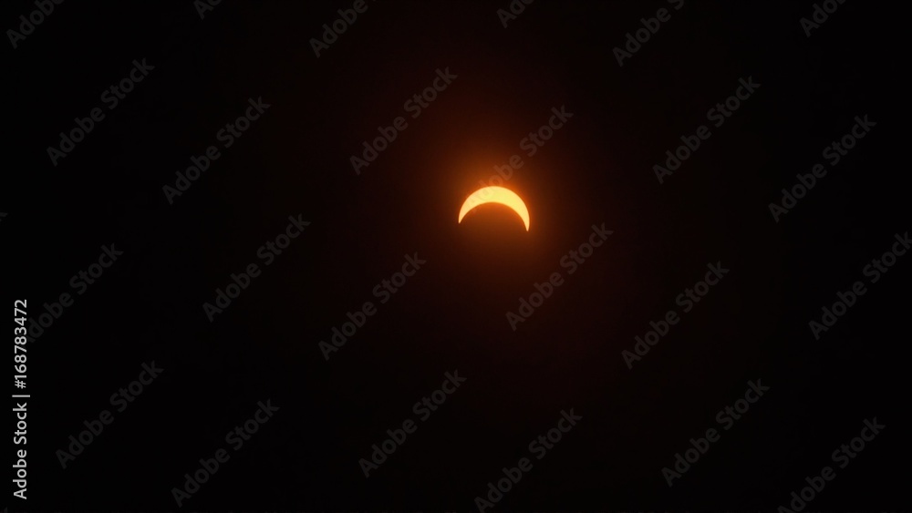 70% Partial eclipse 70% Partial eclipse