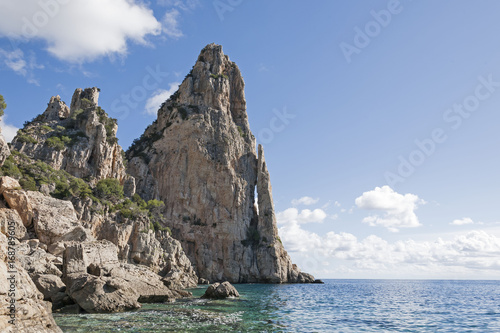 Italien Sardinien Bergkulisse Küste