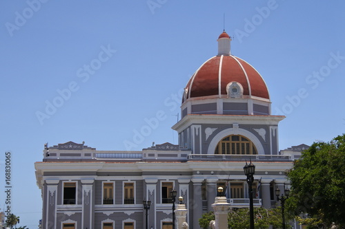 Verwaltungsgebäude am Parque Jose Marti in Cienfuegos photo