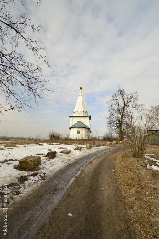 Церковь Николая Чудотворца в деревне Петровское построенная в 17 веке