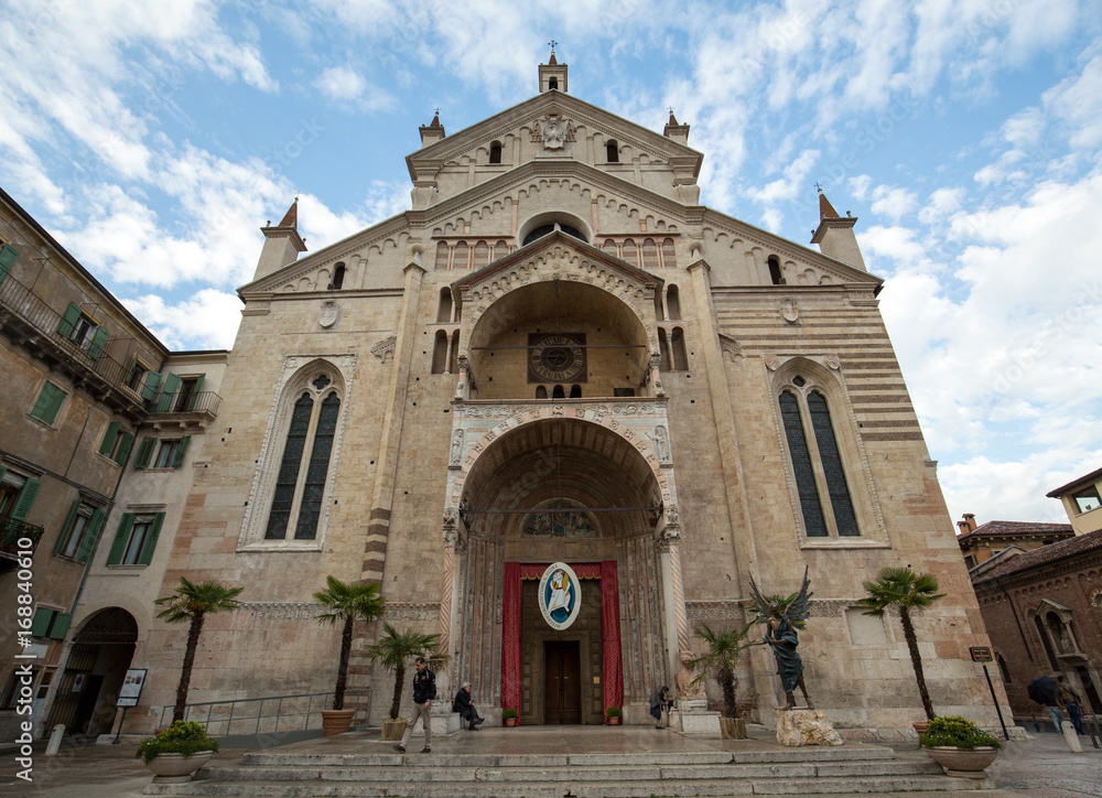 Fototapeta premium The Duomo di Verona (Cathedral of Santa Maria Matricolare), Verona, Veneto, Italy