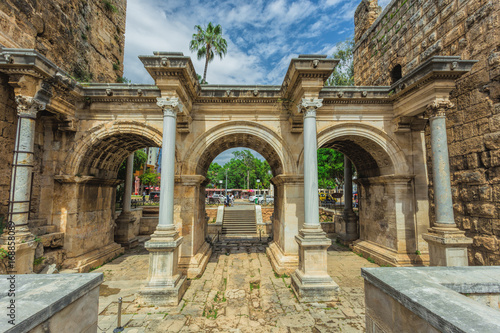 Obraz na plátně View of Hadrian's Gate in old city of Antalya