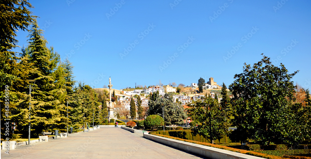 Obraz premium Granada, Plaza y jardines del Triunfo, Andalucía, España 