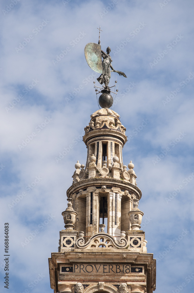Spagna: La Giralda, il campanile della Cattedrale di Siviglia, costruito come minareto nel periodo moresco e con aggiunte rinascimentali dopo l'espulsione dei musulmani
