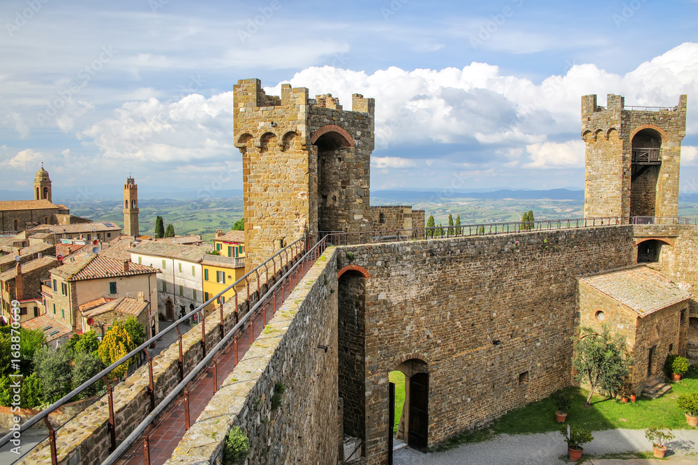 Obraz premium Medieval Montalcino Fortress in Val d'Orcia, Tuscany, Italy