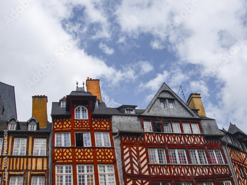 Cuadro en lienzo Casas típicas de Rennes / Typical houses of Rennes