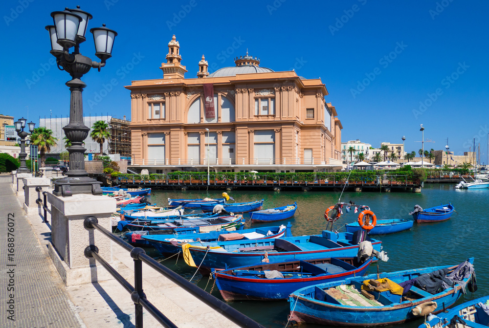 Bari, Italy - The capital of Apulia region, a big city on the Adriatic sea,  with historic center named Bari Vecchia and the famous waterfront foto de  Stock | Adobe Stock