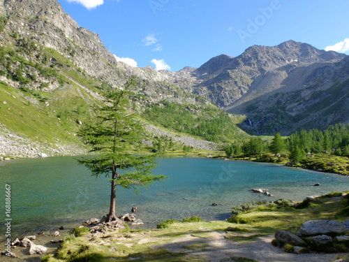 фотографія Lac d'Arpy (Vallée d'Aoste)