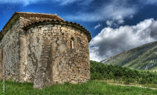 Chapelle romane à Josa del Cadi, Catalogne photo