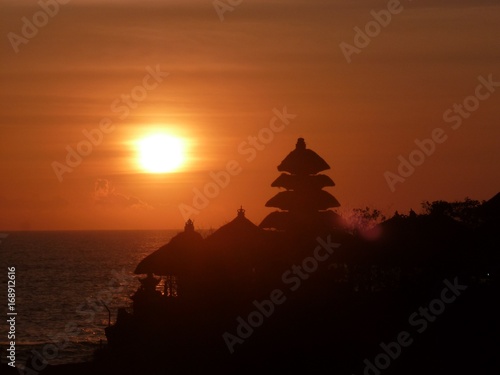 Sonnenuntergang Tempel am Meer