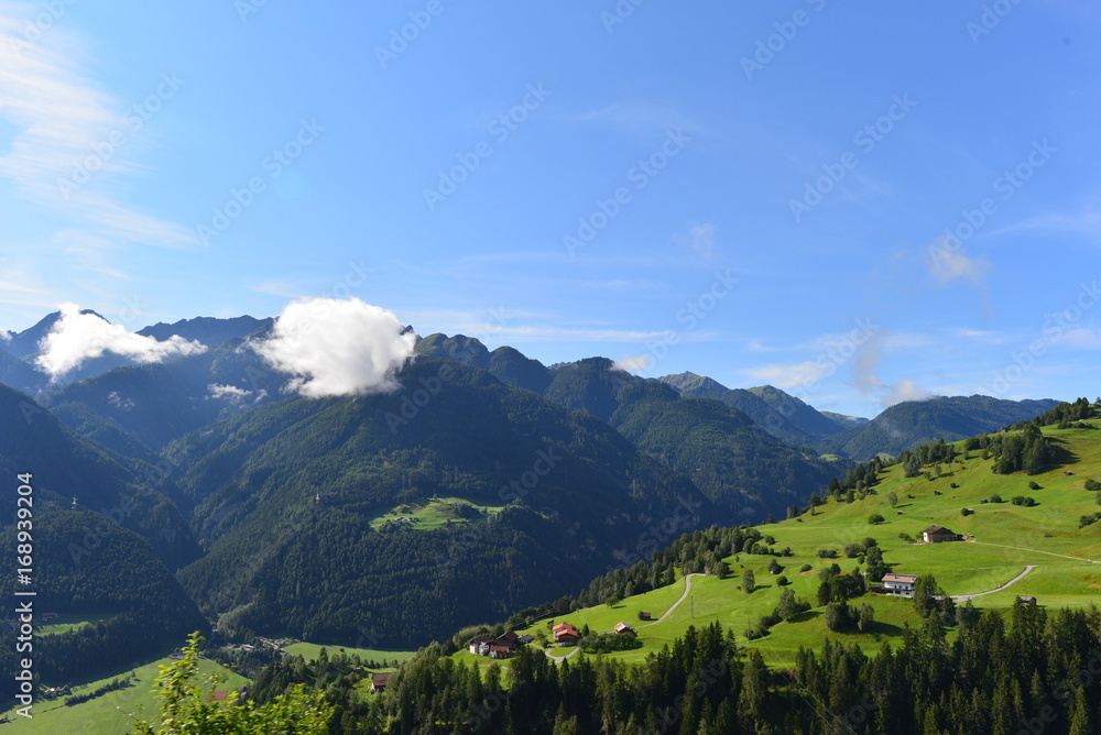 Sonnenterrasse - Alm im Tiroler Oberland 
