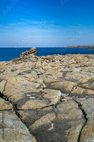 Strandwanderung in Quiberon in der Bretagne photo