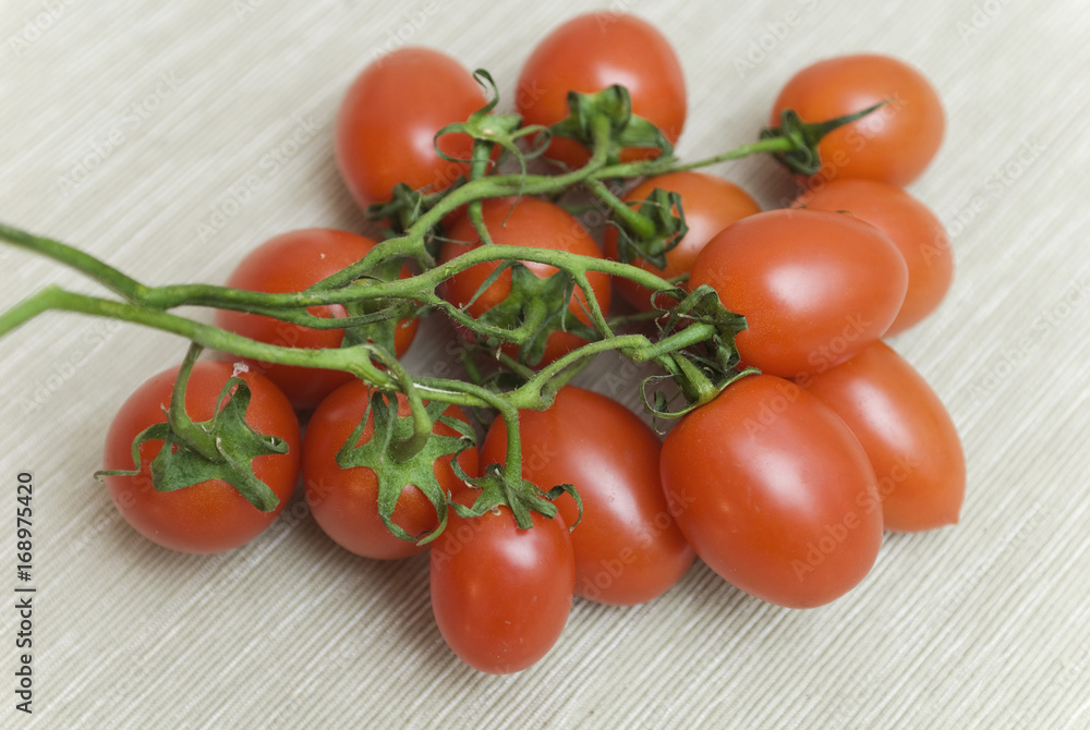 Pomodori ciliegini Pomodori ciliegini