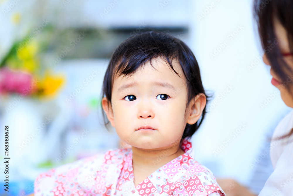 泣いている子供 泣いている子供